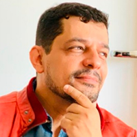 Foto do Professor Bruno Rogério Tavares
